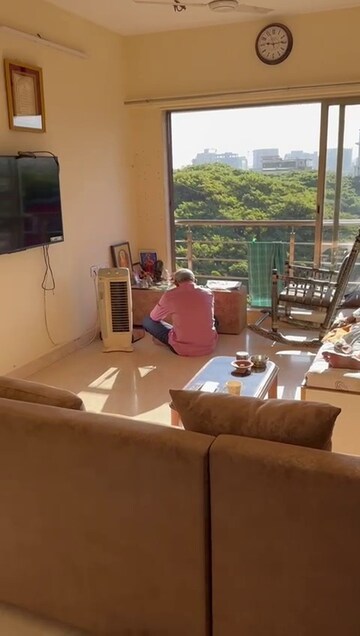 Living Room in 2 BHK Apartment at Santacruz East – for Rent