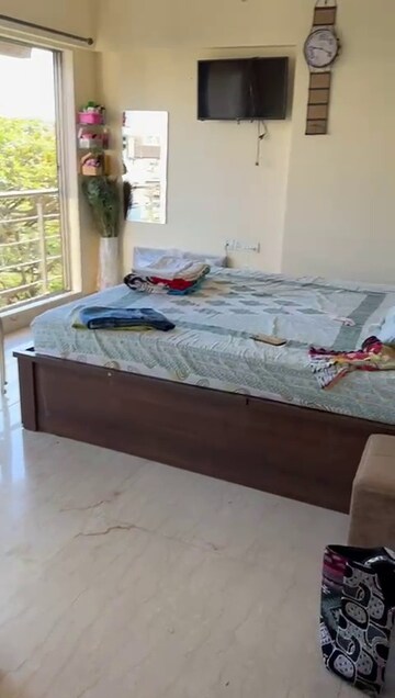 Bedroom in 2 BHK Apartment at Santacruz East – for Rent