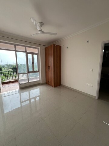 3 BHK Apartment For Rent in Pareena Express Heights, Sector 99