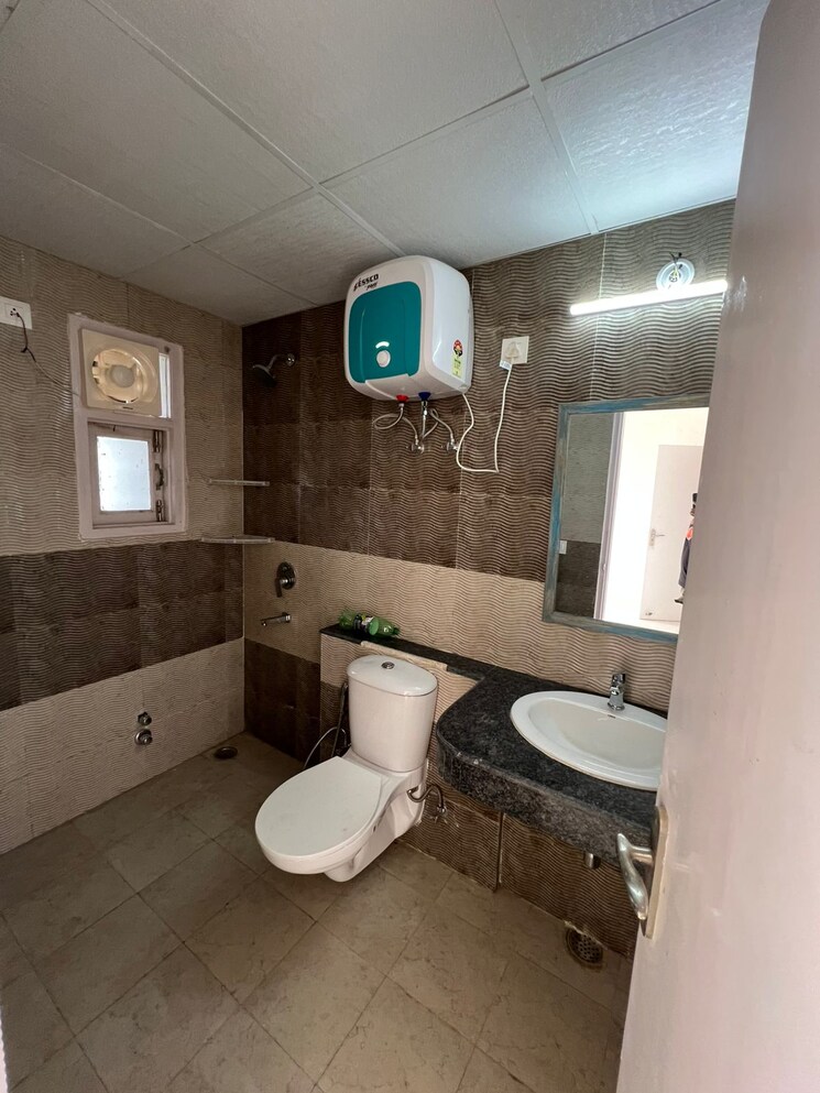 Team Area, pareena-express-heights 3 Bedroom 1770 Sq.Ft. Apartment In Sector 99 Gurgaon 9185085