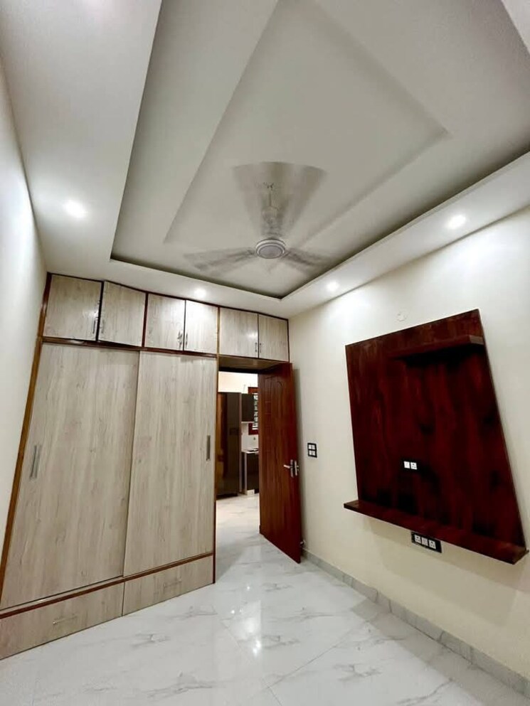 Room, sector 124 3 Bedroom 100 Sq.Yd. Independent House In Sector 124 Mohali 9185104