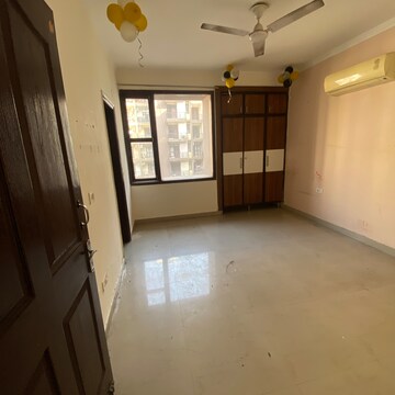 Room in 2 BHK Apartment at Maya Garden City, Nagla Road – for Rent