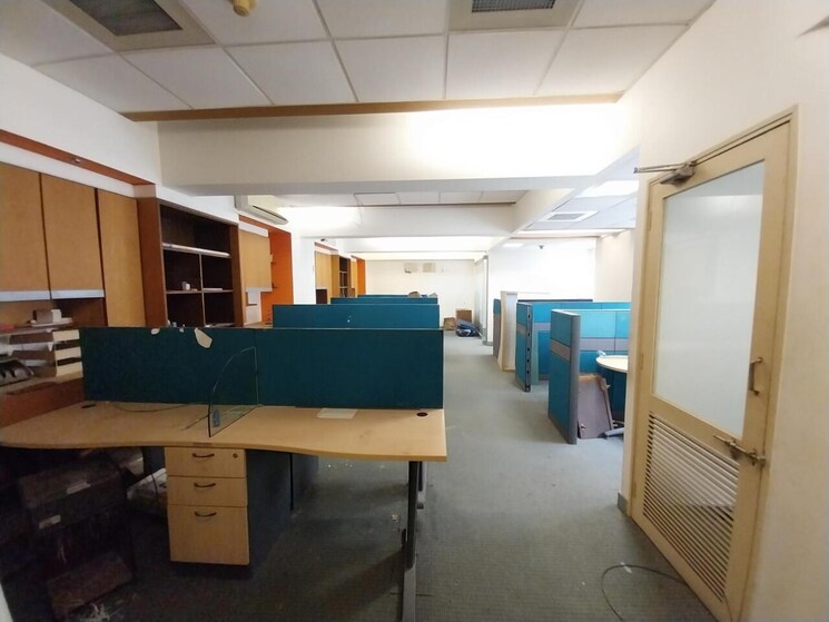 Team Area, maker-tower Commercial Office Space 1000 Sq.Ft. In Cuffe Parade Mumbai 9185097