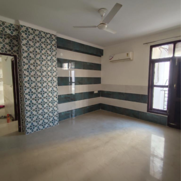 Room in 3 BHK Apartment at Maya Garden City, Nagla Road – for Rent