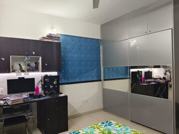 Room in 3 BHK Apartment at Pashmina Waterfront, Old Madras Road – for Rent
