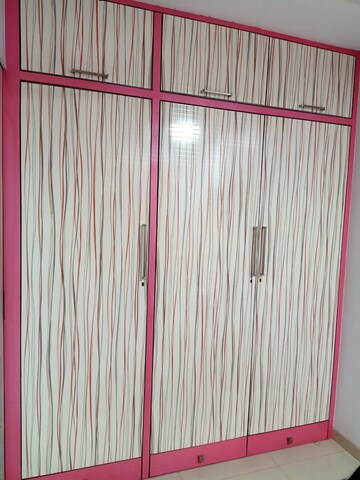 Furnished Amenities in 1.5 BHK Apartment at Dwarka CHS Borivali, Borivali West – for Rent