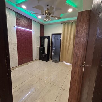 Room in 3 BHK Apartment at Motiaz Royal Citi, Nagla Road – for Rent