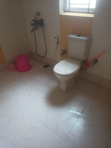 Bathroom in 5 BHK Penthouse at Shrachi Greenwood Park Extension, Rajarhat New Town – for Rent