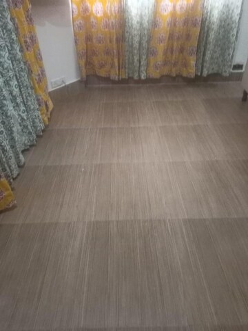 Room in 5 BHK Penthouse at Shrachi Greenwood Park Extension, Rajarhat New Town – for Rent