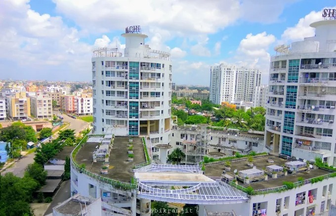 5 BHK + Pooja Room,Study Room 2900 Sq.Ft. Penthouse in Shrachi Greenwood Park Extension