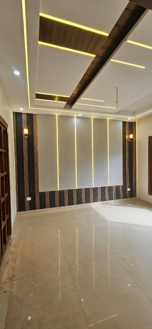 Room in 5 BHK Independent House at Sector 125 – for Sale