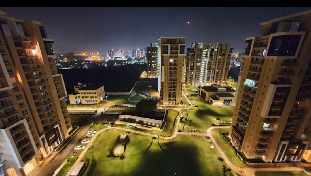 5 BHK Apartment For Sale in Emaar Palm Gardens