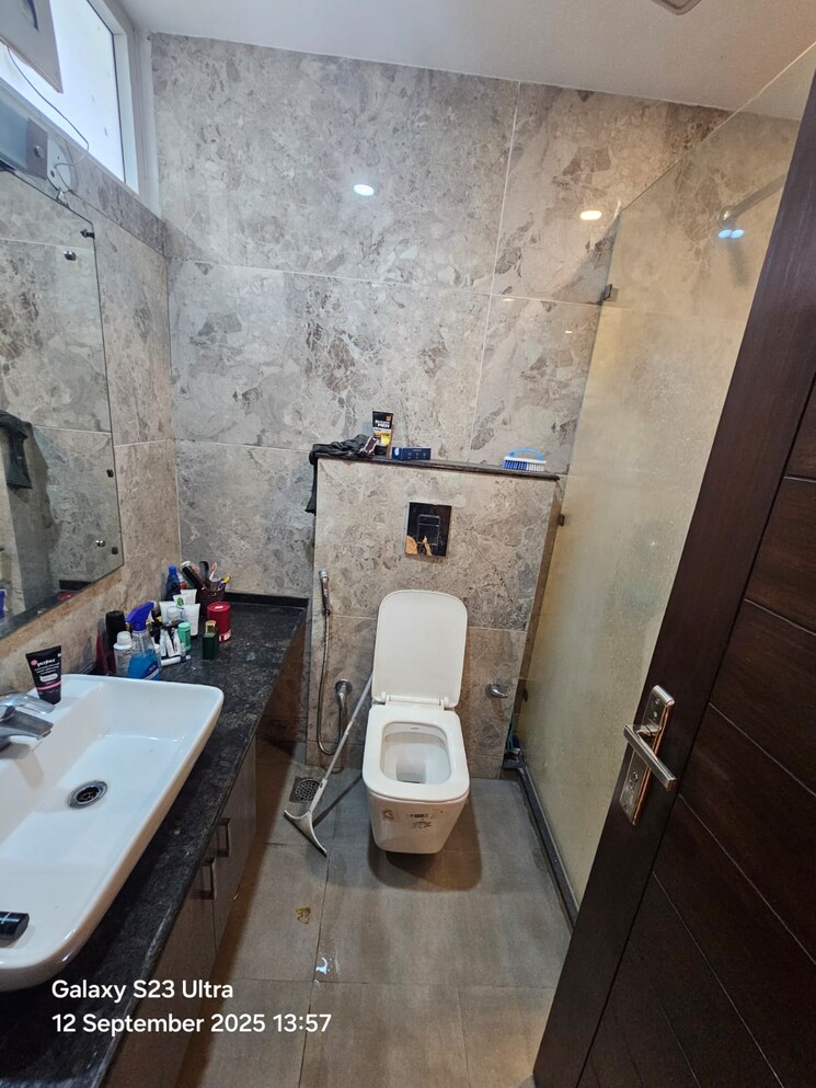 Bathroom, sector 64 3 Bedroom 1800 Sq.Ft. Builder Floor In Sector 64 Gurgaon 9185161