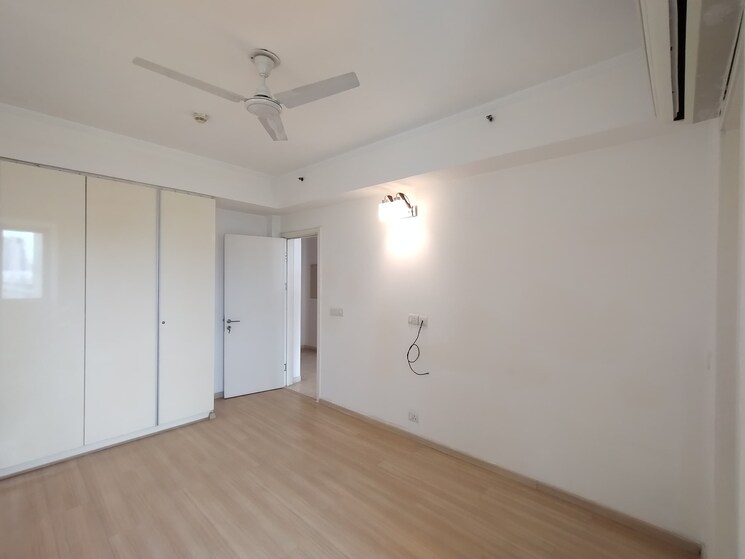 Room, unitech-south-city-ii 3 Bedroom 2500 Sq.Ft. Builder Floor In Sector 50 Gurgaon 9185168