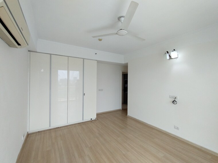 Room, unitech-south-city-ii 3 Bedroom 2500 Sq.Ft. Builder Floor In Sector 50 Gurgaon 9185168