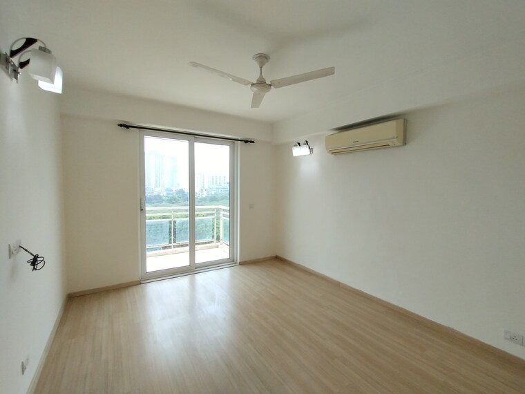 Room, unitech-south-city-ii 3 Bedroom 2500 Sq.Ft. Builder Floor In Sector 50 Gurgaon 9185168