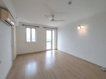 Room in 3 BHK Builder Floor at Unitech South City II, Sector 50 – for Rent