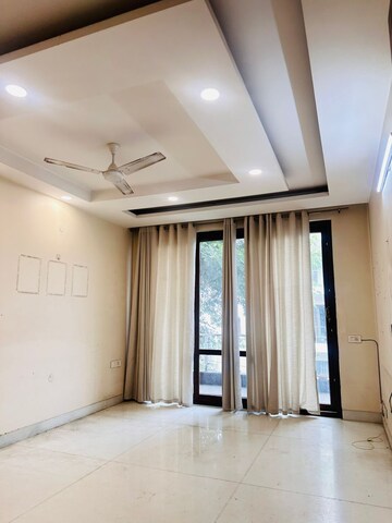 Room in 3 BHK Builder Floor at Sector 15 ii – for Rent