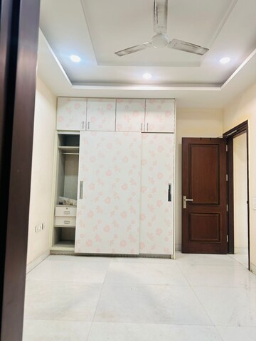 Furnished Amenities in 3 BHK Builder Floor at Sector 15 ii – for Rent