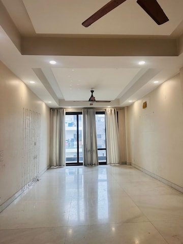 Room in 3 BHK Builder Floor at Sector 15 ii – for Rent