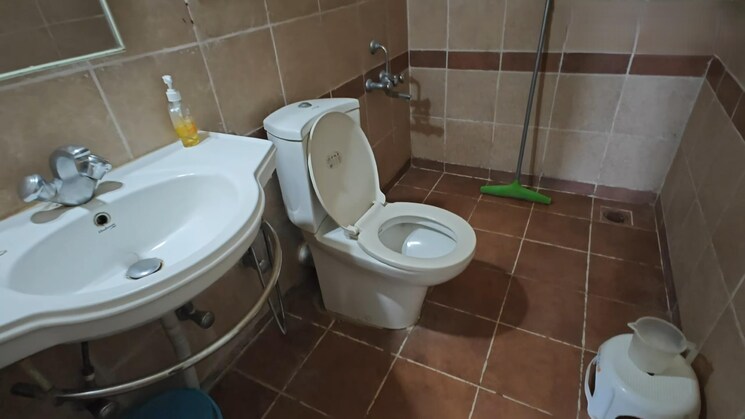 Bathroom, lunkad-amazon 2 Bedroom 1230 Sq.Ft. Apartment In Viman Nagar Pune 9185160