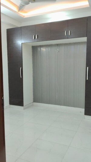 Room in 3 BHK Builder Floor at Parakh Homes, Gyan Khand I – for Sale