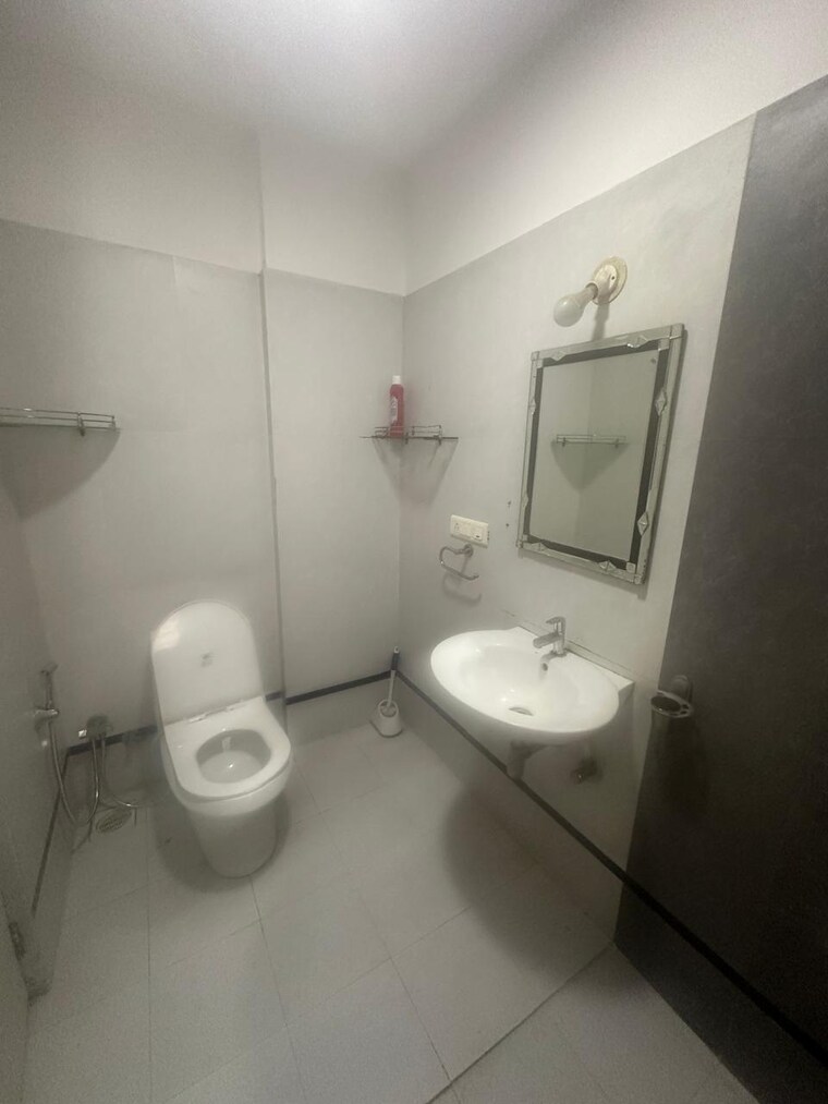Bathroom, kakkad-madhuban 2 Bedroom 960 Sq.Ft. Apartment In Balewadi Pune 9185189