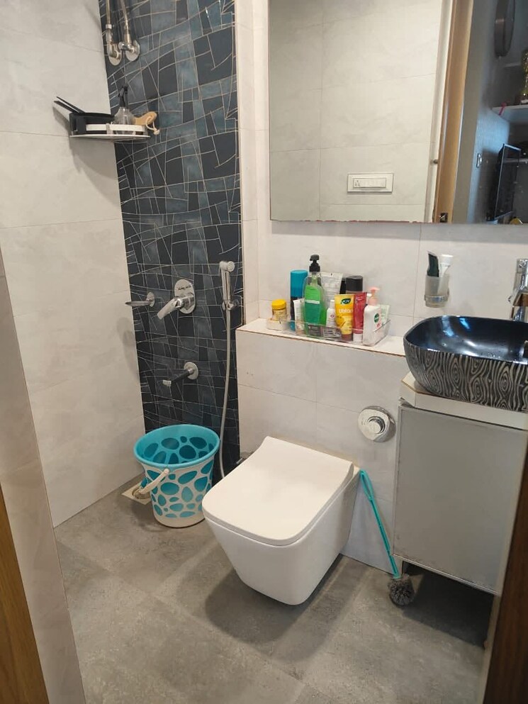 Bathroom, sheth-vasant-oasis 1.5 Bedroom 750 Sq.Ft. Apartment In Andheri East Mumbai 9185203