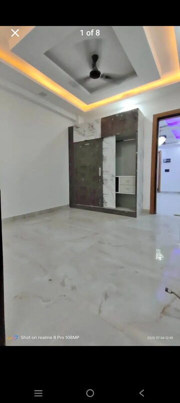Room in 3 BHK Builder Floor at Laxmi Nagar – for Sale