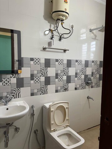 Bathroom in 3 BHK Builder Floor at Sector 40 – for Rent