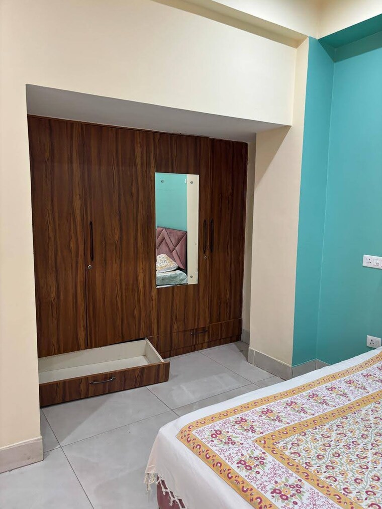 Bedroom, sector 40 3 Bedroom 1800 Sq.Ft. Builder Floor In Sector 40 Gurgaon 9185232