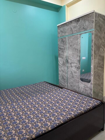 Bedroom in 3 BHK Builder Floor at Sector 40 – for Rent