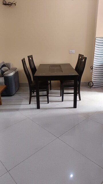 Dining area in 3 BHK Builder Floor at Sector 40 – for Rent
