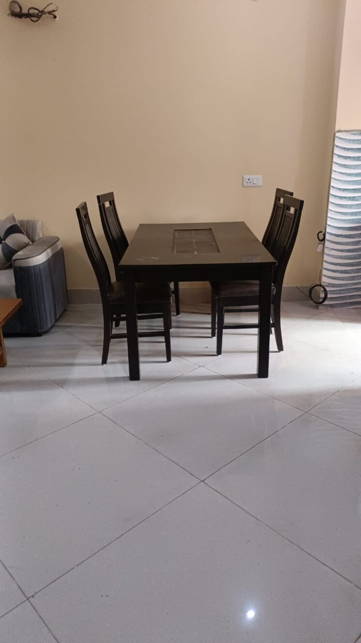 Dining area, sector 40 3 Bedroom 1800 Sq.Ft. Builder Floor In Sector 40 Gurgaon 9185232