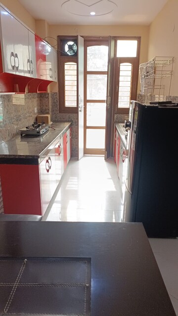 Kitchen in 3 BHK Builder Floor at Sector 40 – for Rent