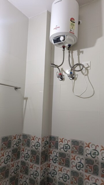 Bathroom in 3 BHK Builder Floor at Sector 40 – for Rent