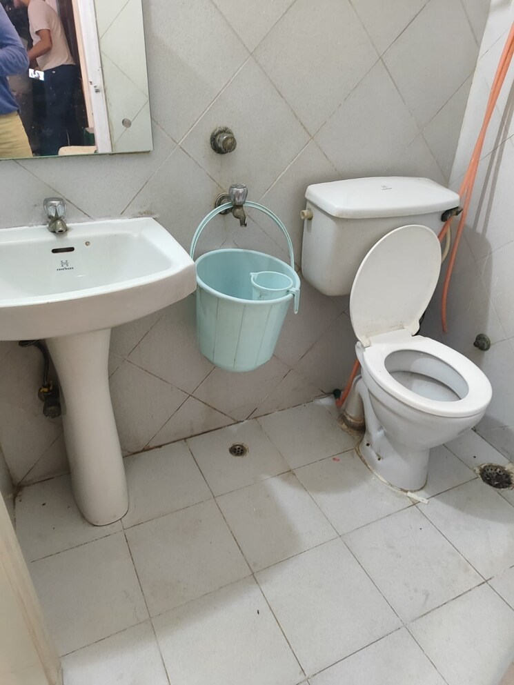 Bathroom, rwa-apartments-sector-30 Studio 400 Sq.Ft. Villa In Sector 30 Noida 9185243