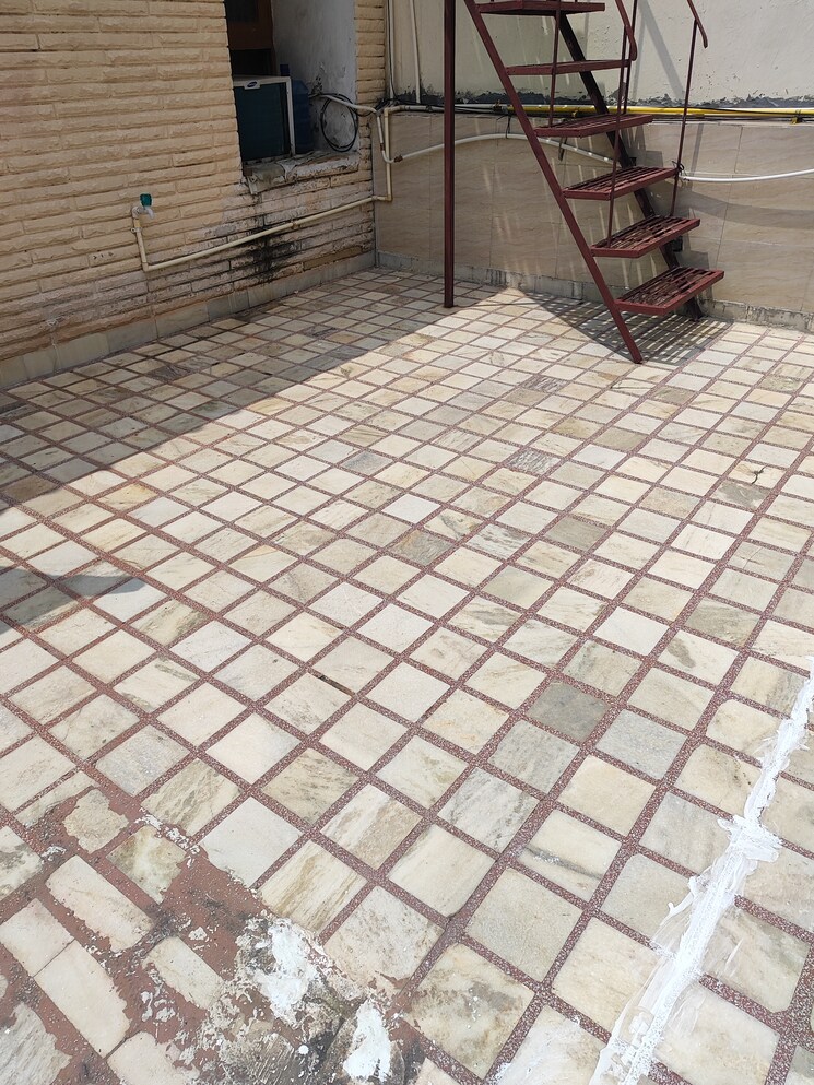  Parking, rwa-apartments-sector-27 1 RK 410 Sq.Ft. Villa In Sector 27 Noida 9185245