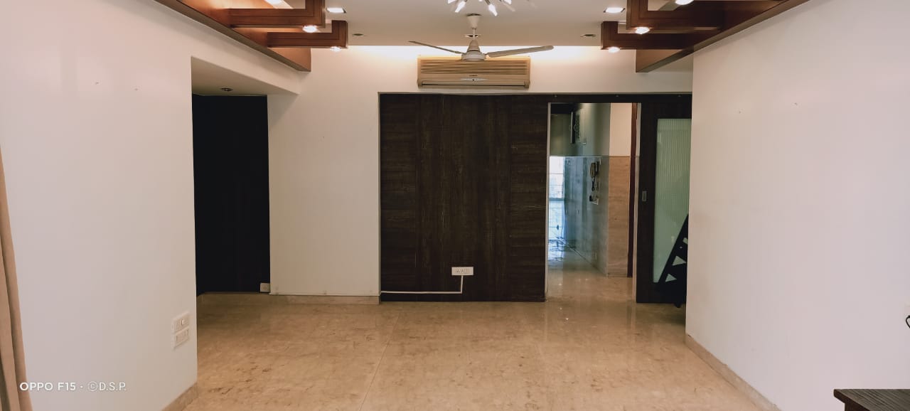 4 BHK + Extra Room Apartment For Rent in Glamour Height Khar West