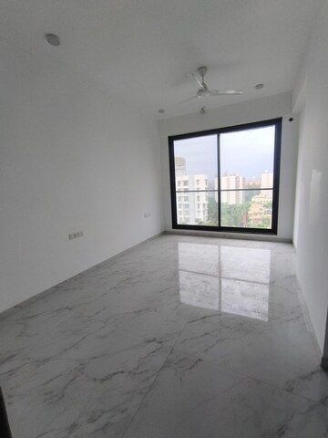 Room in 3 BHK Apartment at DLH Dawn, Santacruz West – for Rent