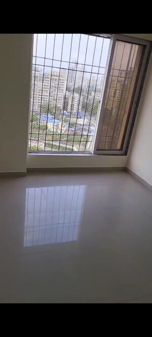 Room in 1 BHK Apartment at One India Tower, Mazgaon – for Sale