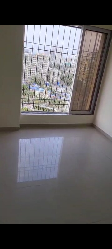 Room in 1 BHK Apartment at One India Tower, Mazgaon – for Sale