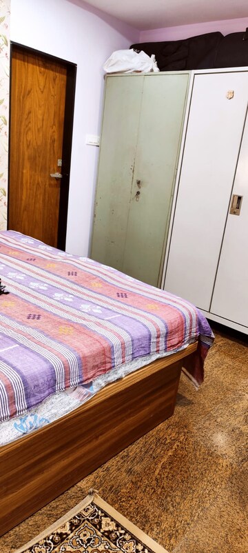 Bedroom in 2 BHK Apartment at Andheri West – for Rent