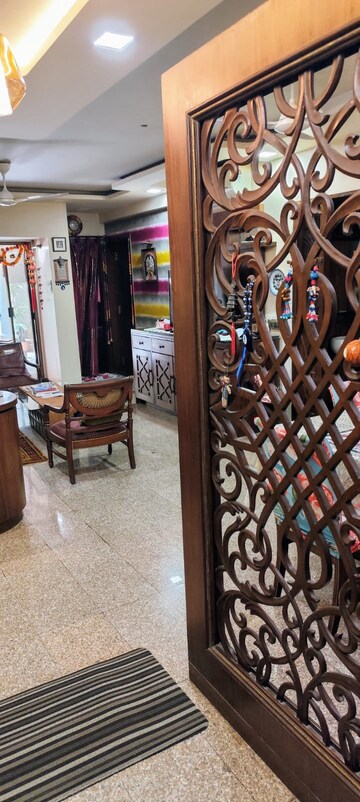 Gym in 2 BHK Apartment at Andheri West – for Rent