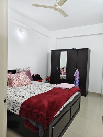 Bedroom in 2 BHK Apartment at Halasuru – for Rent