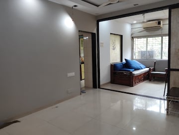Room in 2 BHK Apartment at Andheri West – for Rent