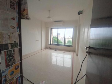 Bathroom in 4 BHK Apartment at Vinayak Heights Bandra, Bandra West – for Rent