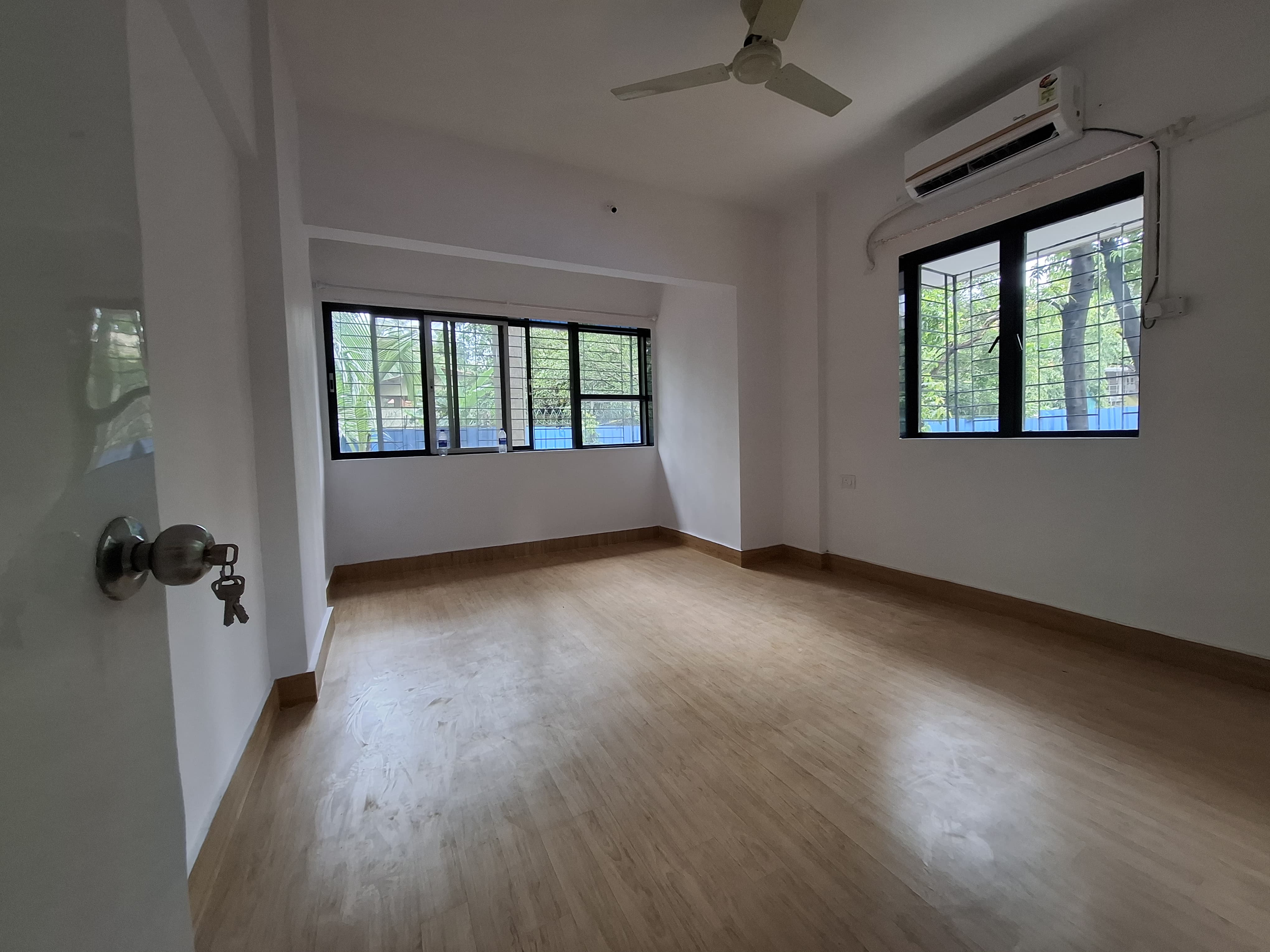 2 BHK Apartment For Rent in Near Mvm School, Veera de