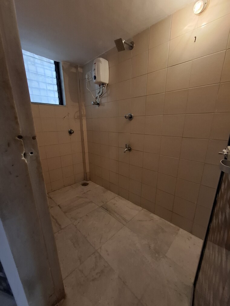 Bathroom, andheri west 2 Bedroom 700 Sq.Ft. Apartment In Andheri West Mumbai 9185342