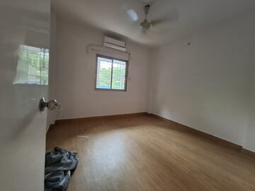 Room in 2 BHK Apartment at Andheri West – for Rent